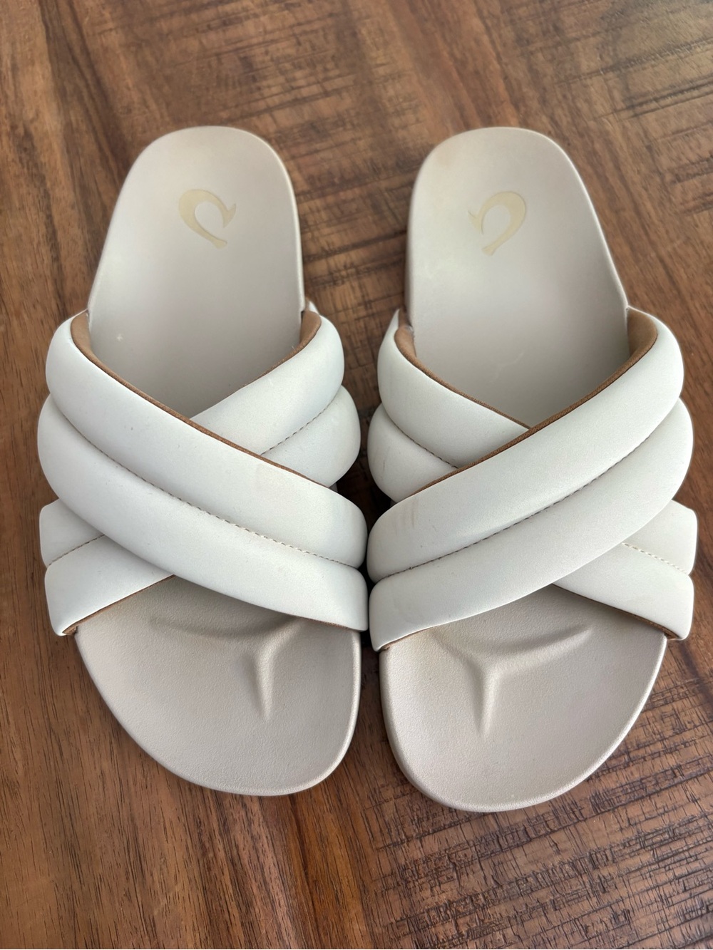 Women's Hila White Padded Crisscross Slide Sandals